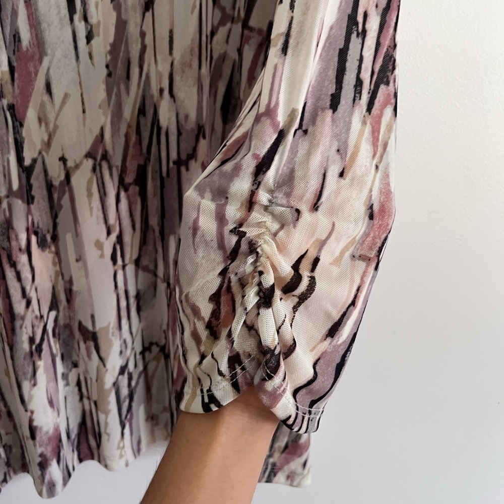 Logo Mesh Abstract Boho Ruched Top - Picture 2 of 5